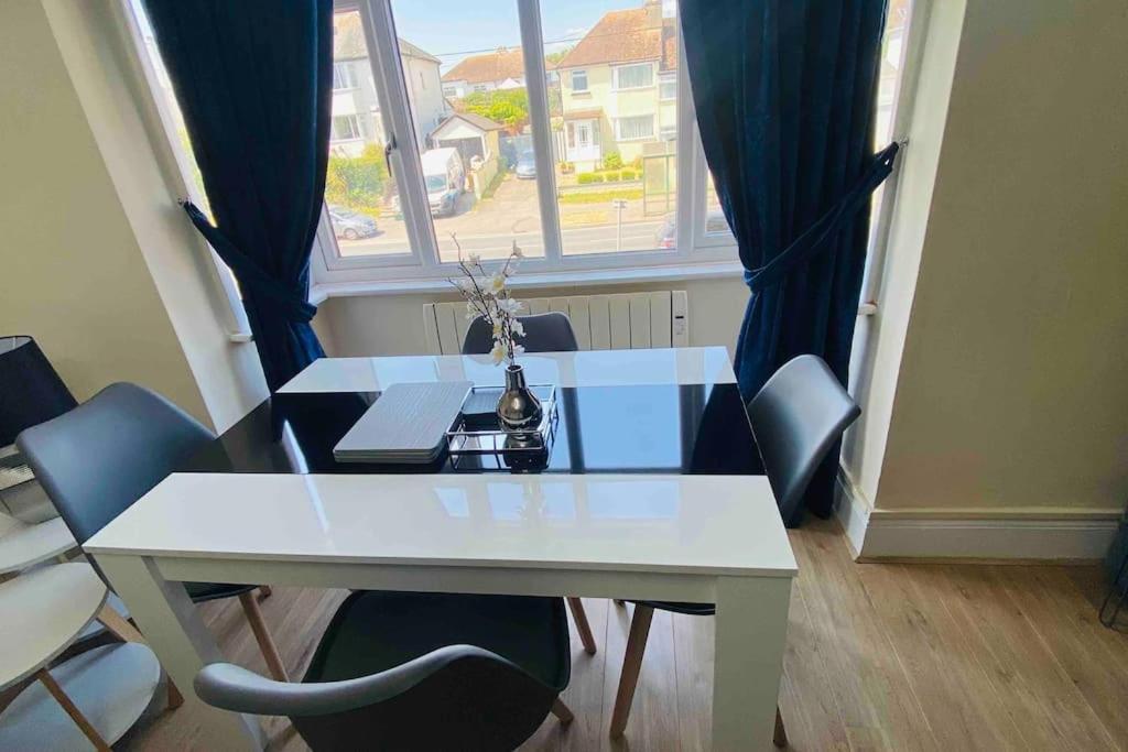 Family Marine Apartment With Sea View Dawlish Exterior foto